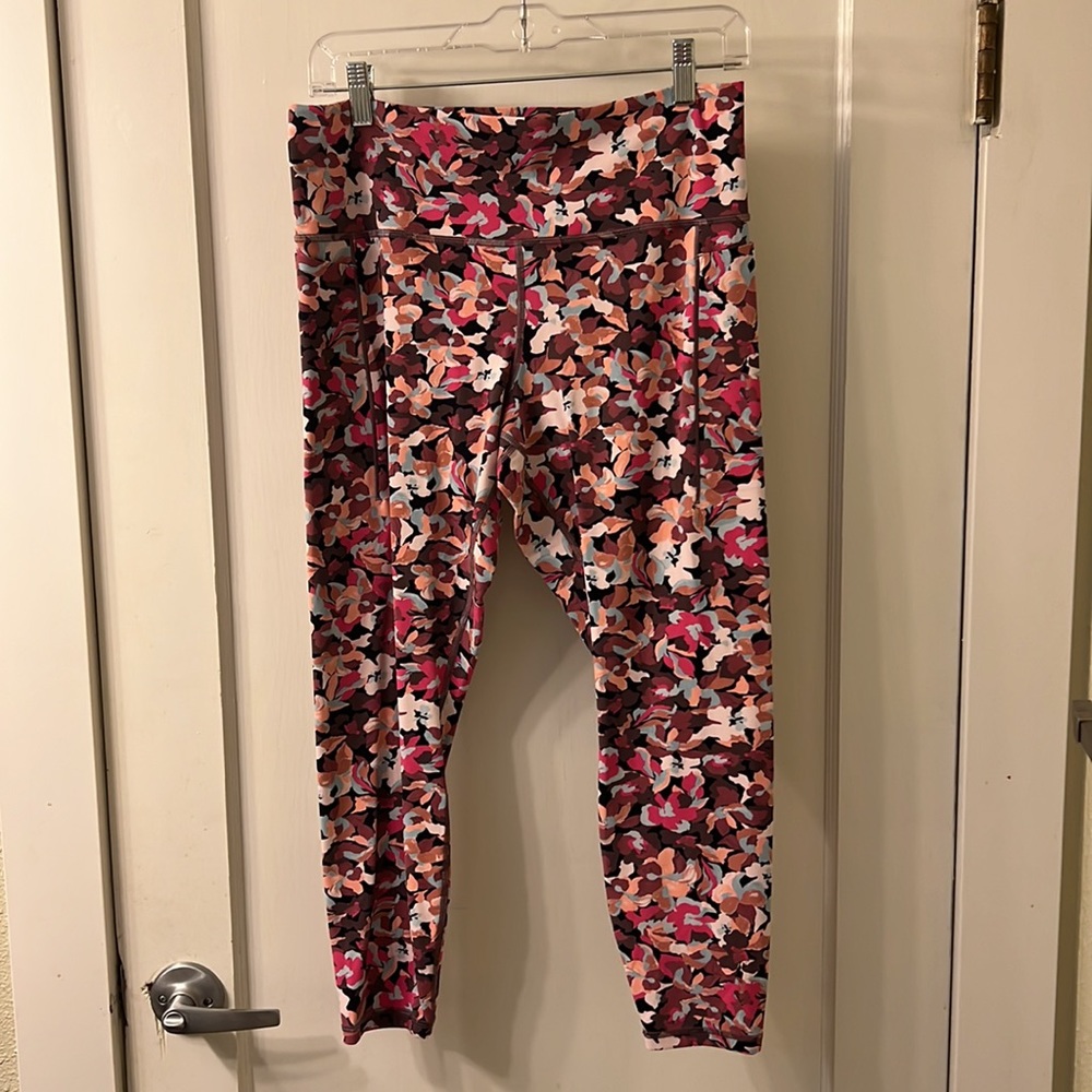 Athleta Transcend Stash Tight size XL. Never been worn!